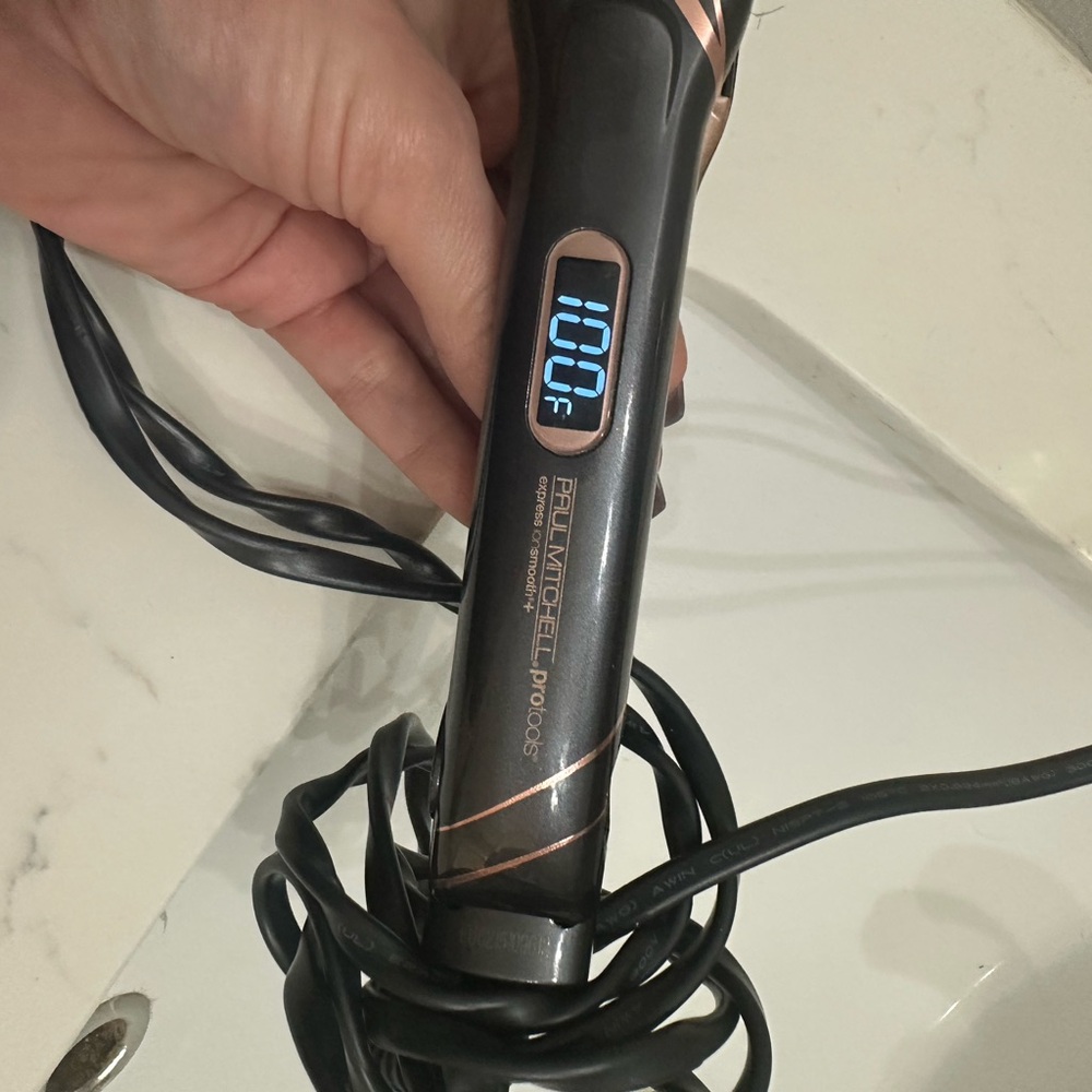 Paul Mitchell Pro Tools Flat Iron in Black and Pink - Picture 2 of 6